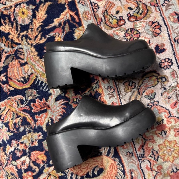 TUK Mules - Picture 4 of 5